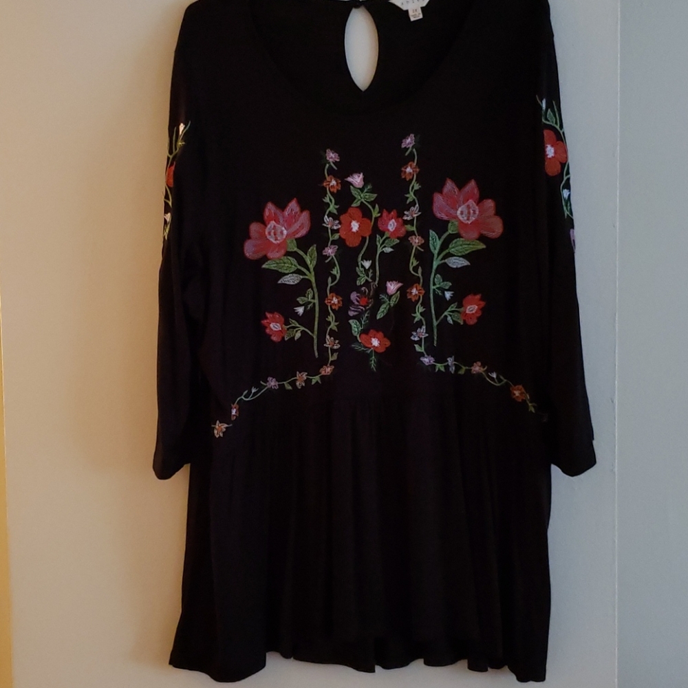 Black cotton knit embroidered tunic